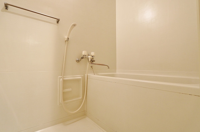 バス・シャワールーム　全身ゆったり浸かれる浴槽です