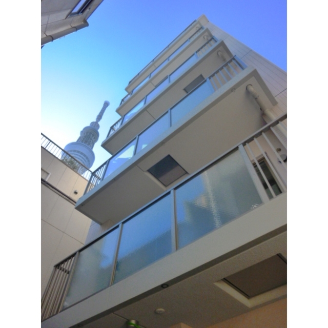 建物外観　７階建ての賃貸マンション