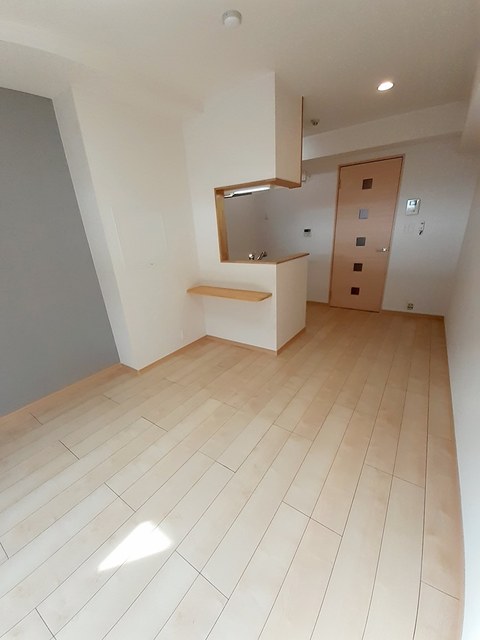 居室・リビング　こちらの居間で趣味の時間をお楽しみください