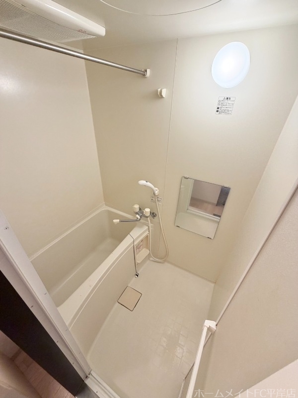 バス・シャワールーム　清潔感のあるお風呂場です♪