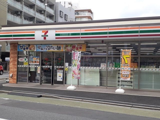 コンビニ　セブンイレブン川崎多摩区役所前（コンビニ）まで350m