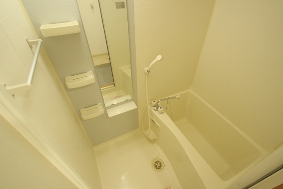 バス・シャワールーム　※別部屋の写真です