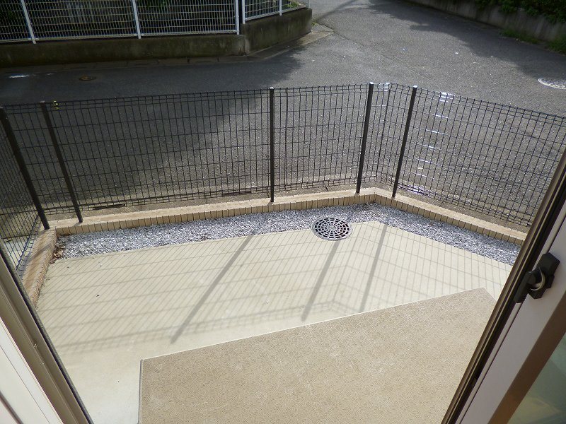 バルコニー　広々専用テラス