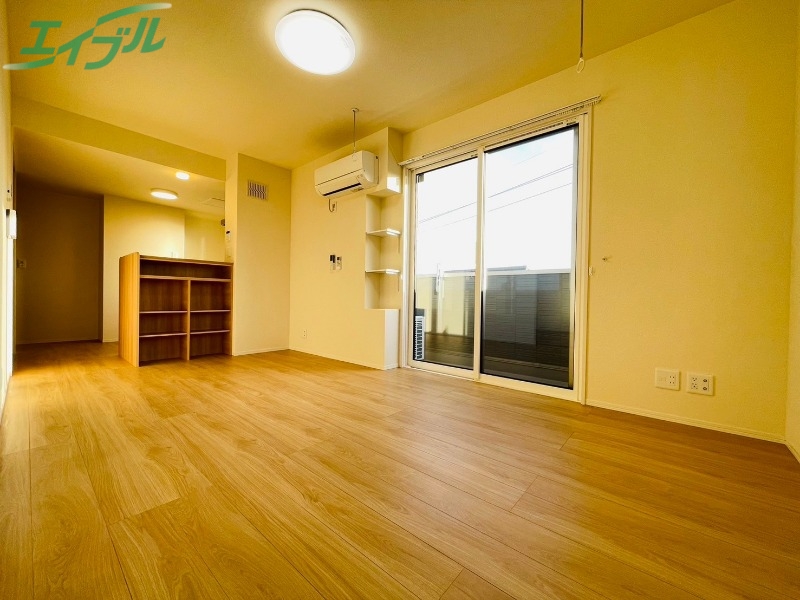 居室・リビング　同型参考写真