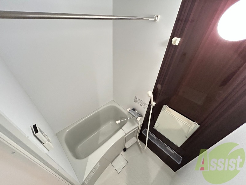 バス・シャワールーム　浴室は浴室乾燥機付きです。外干しに抵抗がある方におすすめ。