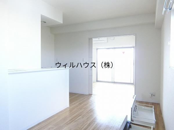 居室・リビング　人気のカウンターキッチン！