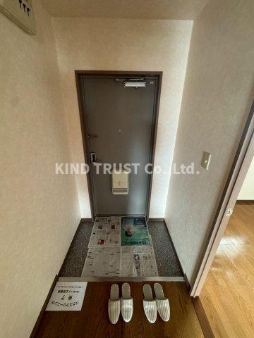 玄関　収納もある玄関です