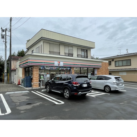 コンビニ　セブンイレブン仙台八木山神社店（コンビニ）まで598m