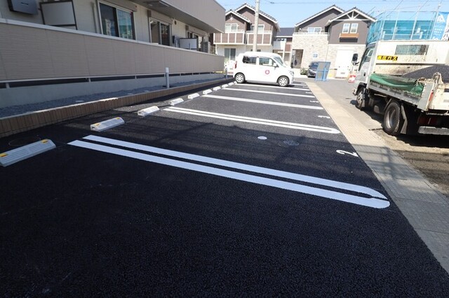 駐車場　駐車場