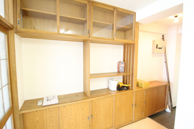 その他部屋・スペース　大きな棚があります