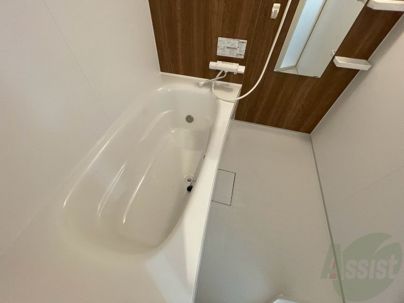 バス・シャワールーム　お風呂になります。一日の疲れを癒してくださいね。