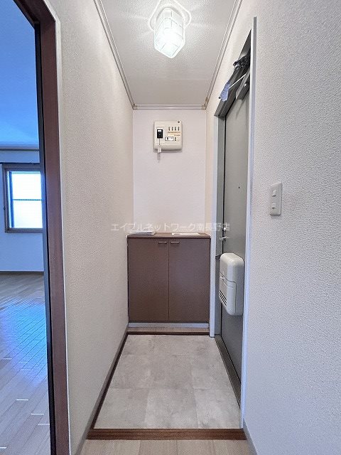 玄関　写真は202号室です(参考)