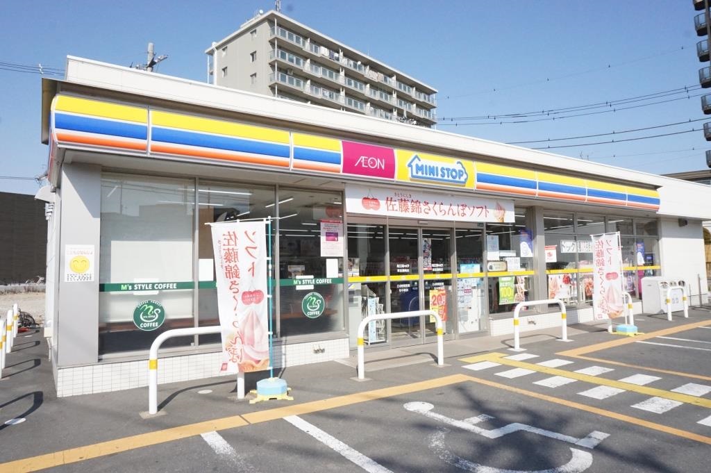 コンビニ　ミニストップ 草加瀬崎店（コンビニ）まで581m