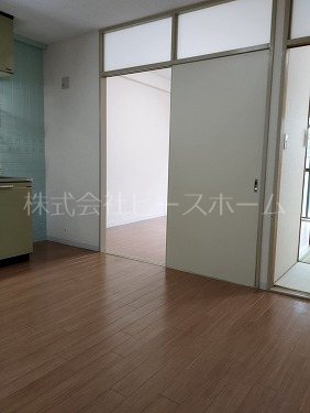 居室・リビング　※別号室参考写真