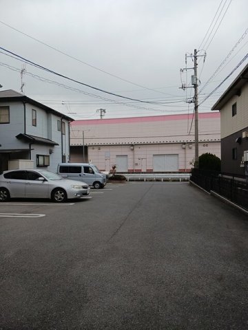 駐車場　駐車場に車を止められます