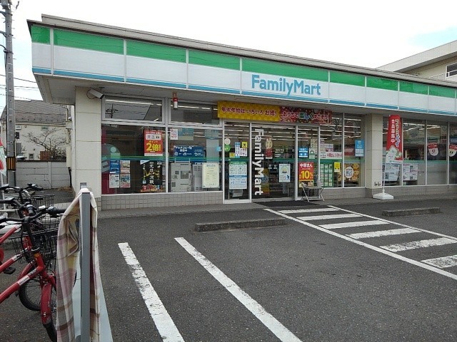 コンビニ　ファミリーマート（コンビニ）まで249m