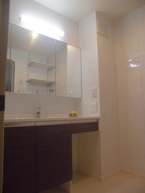 洗面設備　※写真は別部屋のものです。
