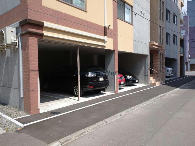 駐車場　駐車場