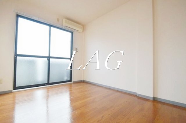 居室・リビング　洋室のお部屋です。（同仕様です。）