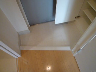 玄関　弊社は都内全域の物件をご紹介可能です！