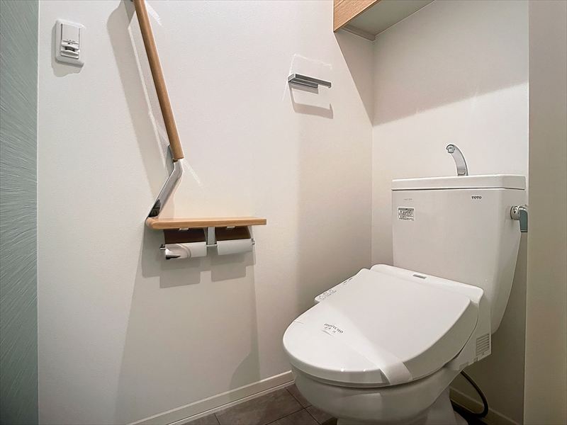 トイレ　※写真は同物件の別部屋です
