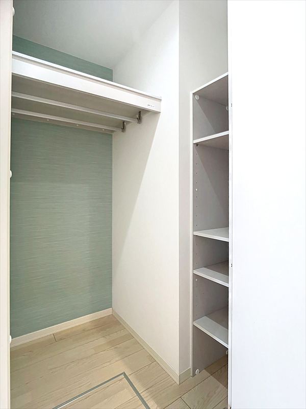 収納　ウォークインクローゼット※写真は同物件の別部屋です
