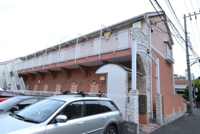 建物外観　★警察署横で安心★