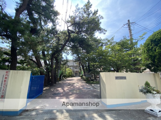 中学校　★福岡市立中学校百道中学校（中学校）まで932m