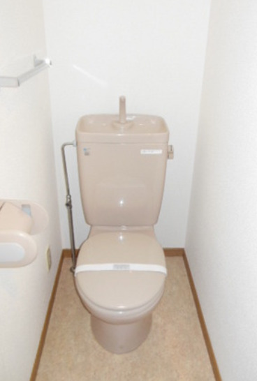 トイレ　別部屋の画像を使用しております。