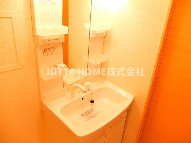 洗面設備　独立洗面化粧台は人気ですね♪