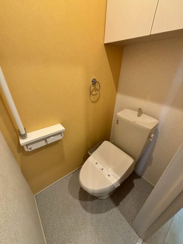 トイレ　同物件、別号室の参考写真です。