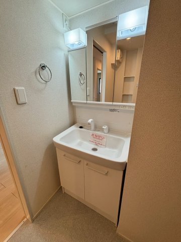 洗面設備　同物件、別号室の参考写真です。