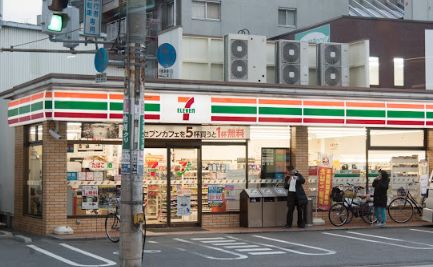 コンビニ　セブンイレブン 大阪長吉出戸2丁目店（コンビニ）まで183m