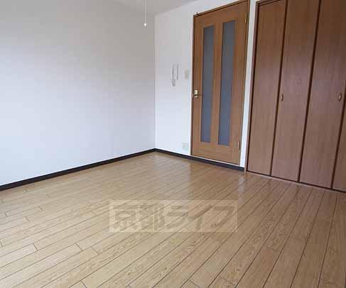 居室・リビング　広々とした部屋です。