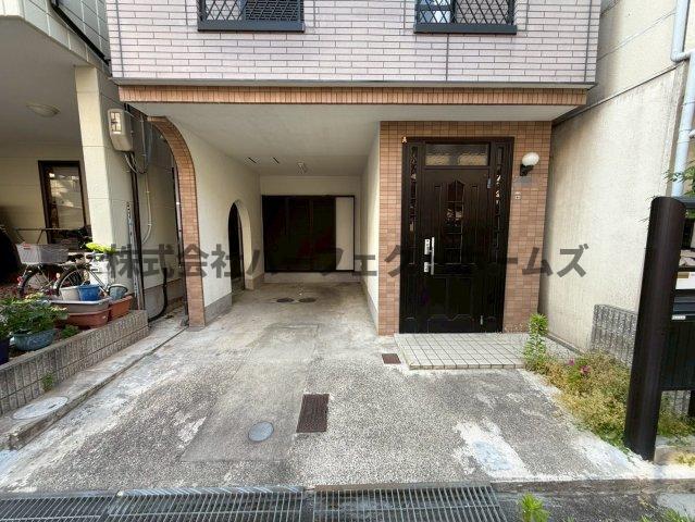エントランス　毎日通るエントランスはこのようになっています