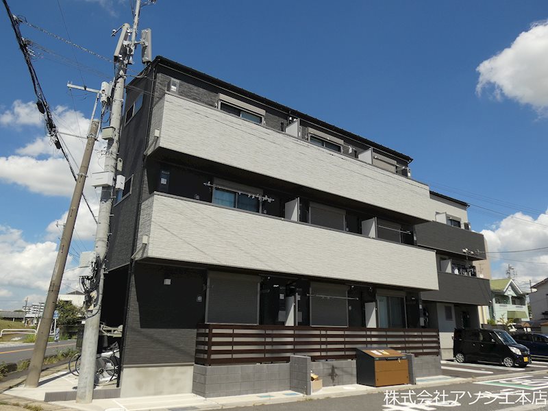 建物外観　ガーデンプレイス吉川のご紹介は住まいの窓口アソシエにお任せく