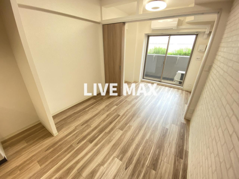 居室・リビング　※別部屋のお写真になります