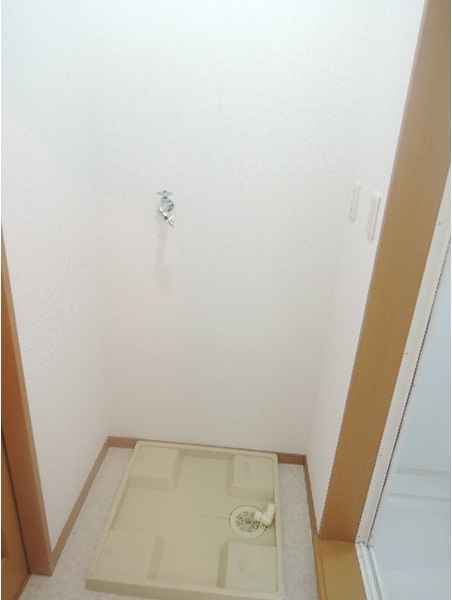 その他設備　防水パン付き洗濯機置場