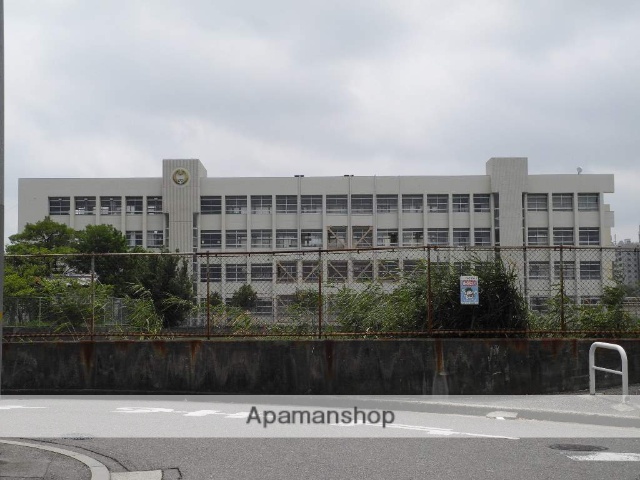 中学校　松原市立中学校松原第六中学校（中学校）まで3990m
