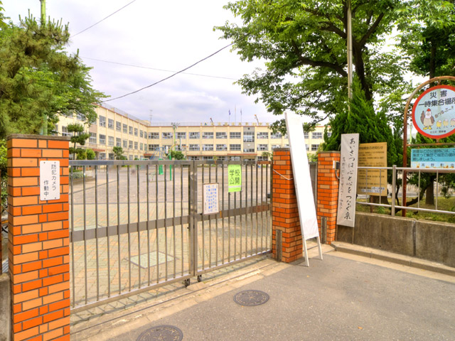 小学校　足立区立高野小学校（小学校）まで1014m