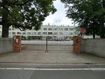 小学校　足立区立北鹿浜小学校（小学校）まで1348m