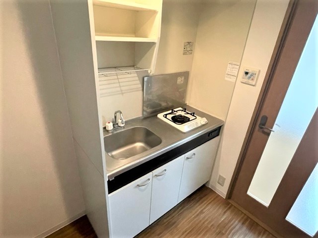 キッチン　コンロ付きキッチンになります。