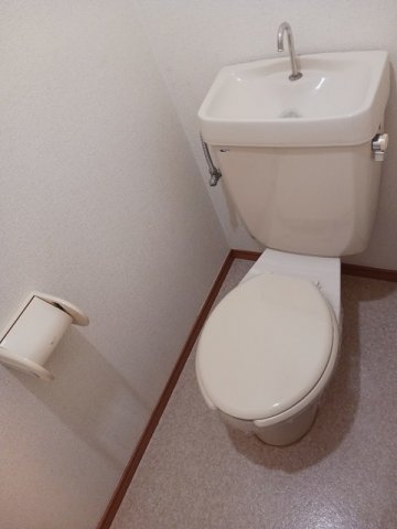 トイレ　清潔感のあるトイレです