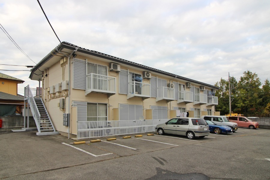 建物外観　日当たり良好。
