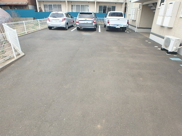駐車場　駐車場要空き確認