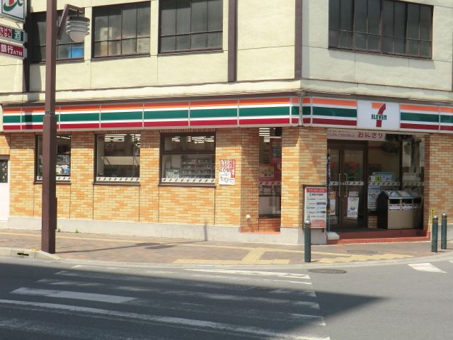 コンビニ　セブンイレブン熊谷駅東通り店（コンビニ）まで694m