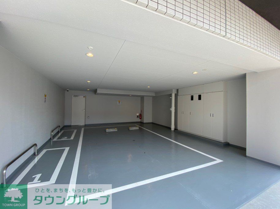 駐車場　駐車場