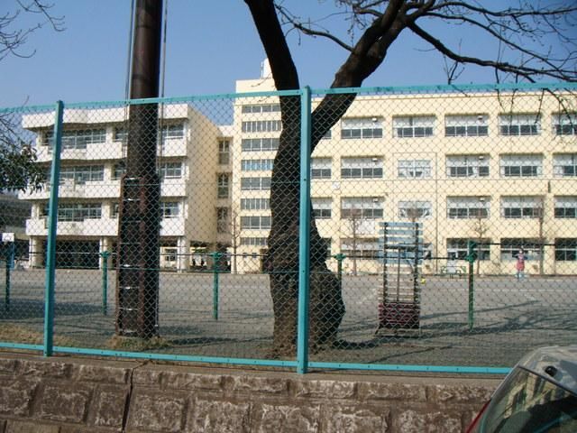 小学校　横浜市立下田小学校（小学校）まで586m