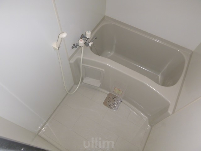 バス・シャワールーム　別の部屋の写真