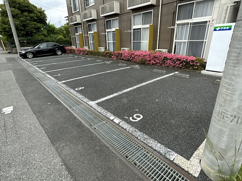 駐車場　駐車場